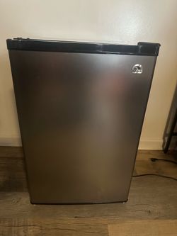 Igloo Refrigerator 4.6 CU FT