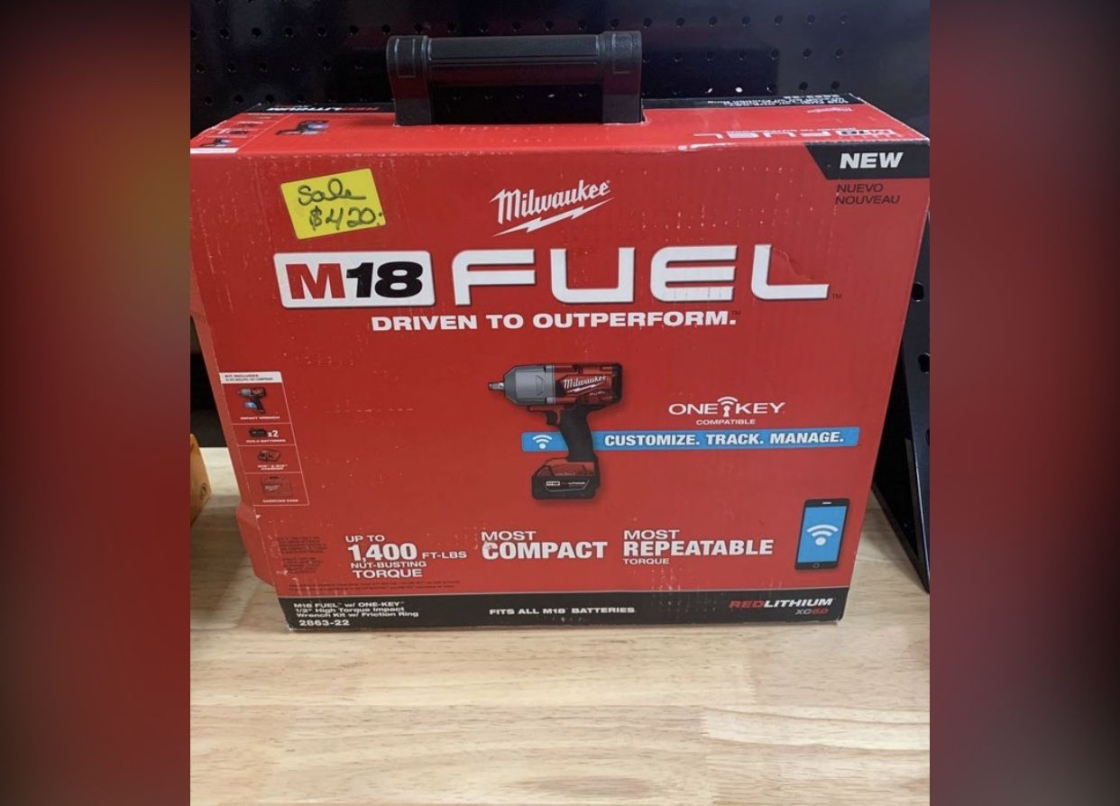 Milwaukee m18 fuel battery impact gun