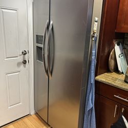 Refrigerator FRIGIDAIRE 