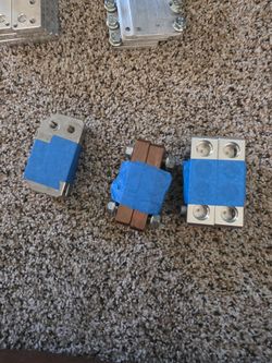 LIMITLESS LITHIUM BATTERY TERMINAL