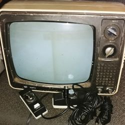 Vintage Sampo TV with Pong Game
