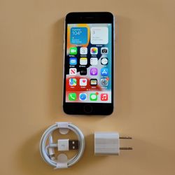 iPhone 6s - UNLOCKED - Like New