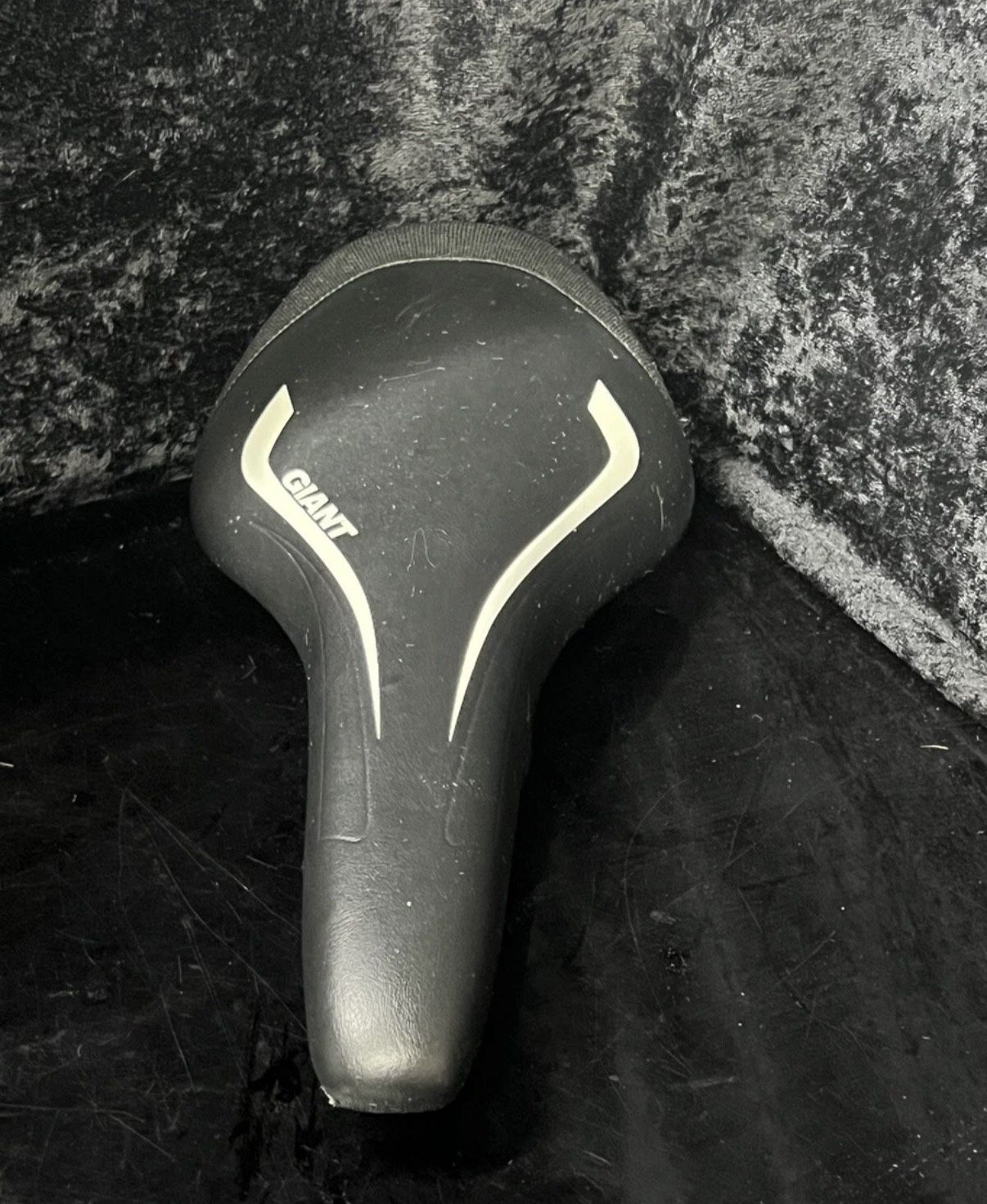 GIANT ROMERO Leather Bike Saddle Seat Black 11×6 Pariticle Flow