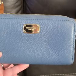 Beautiful Baby Blue Leather Michael Kors Wallet