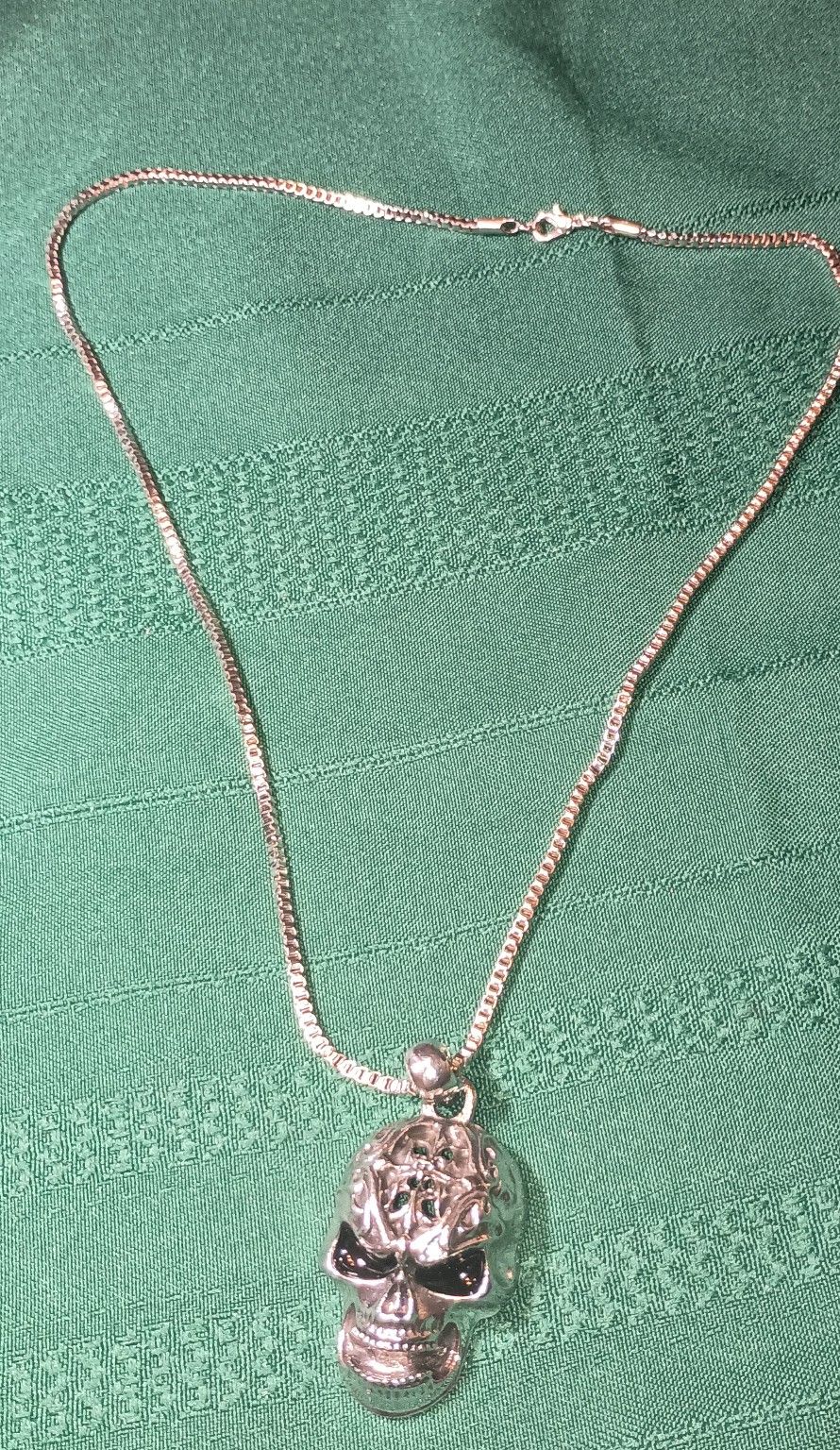Gothic Metal Skull Pendant and Chain