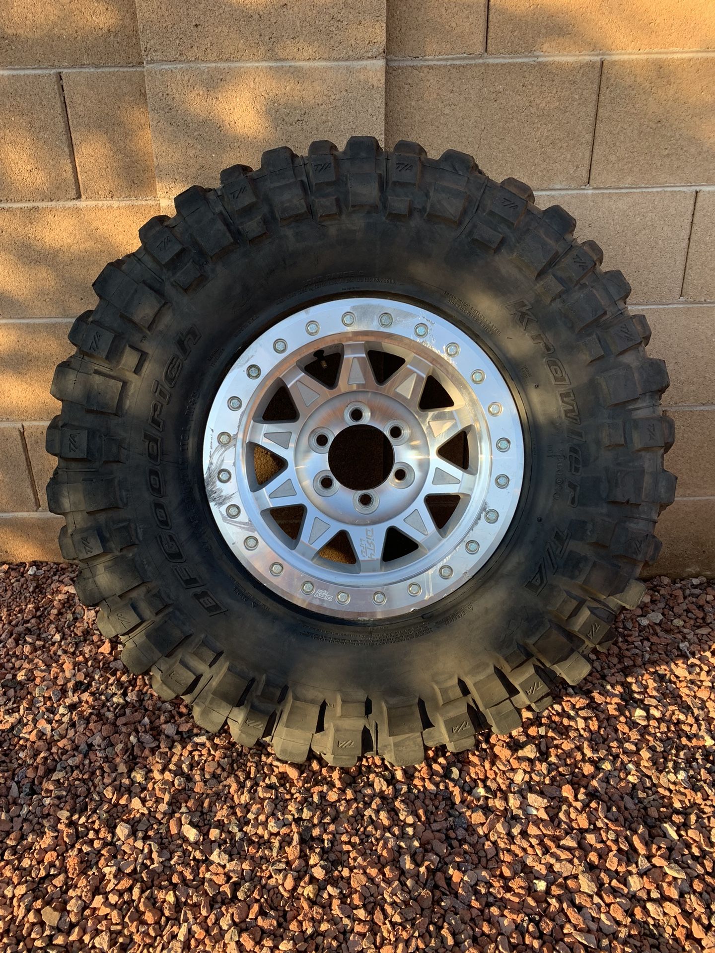 Off-road 37 Inch Tire And Wheel 