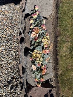 Artificial floral arrangement
