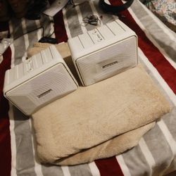 2 Bose Speakers 101