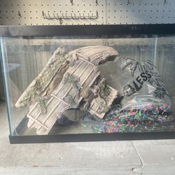 25 Gallon Fish Tank With Gravel And Ship