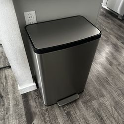 trash can 