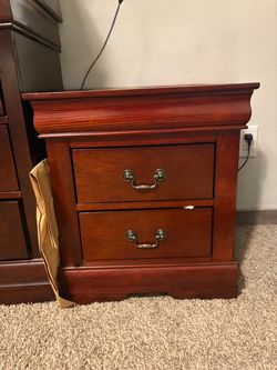 2 nightstands.