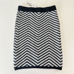 New Steve Madden Pinstripe Black White Elasticity Knitting Skirt 26” Waist Sz S