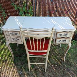 Vintage French Provincial Bedroom Set