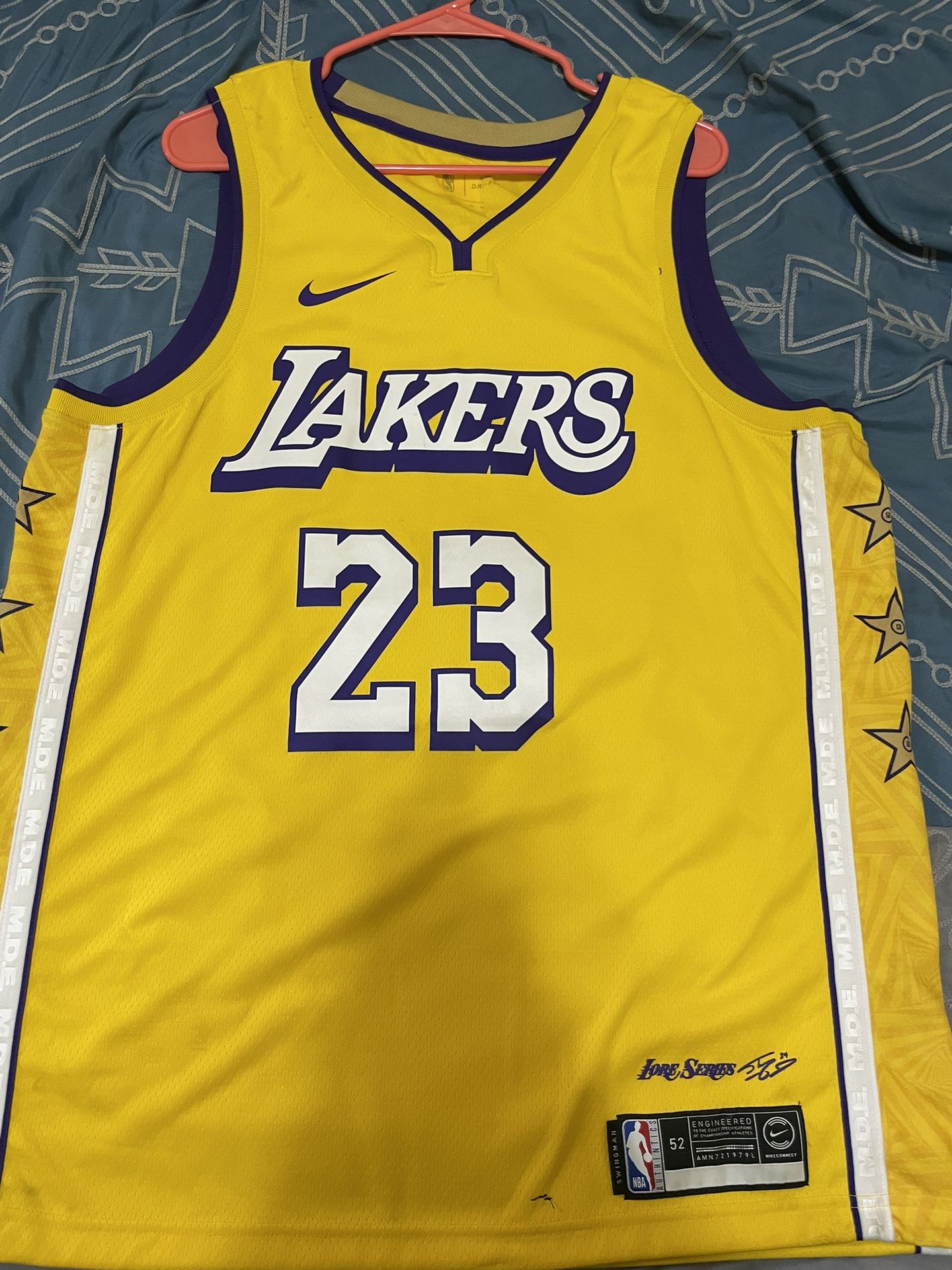 LeBron James Lakers jersey