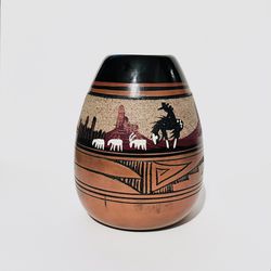 Vintage Sand Painted 4 in. X 6 in. Pot Signed Elsie Navajo Storyteller  Pottery 