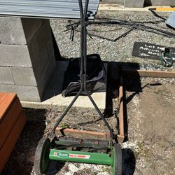 Scott’s 16” Manual Lawn Mower w/ Grass Catcher