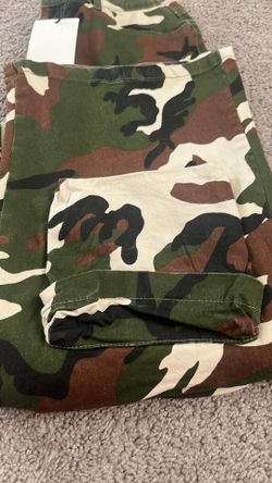 Women’s size 13 army pants really good material