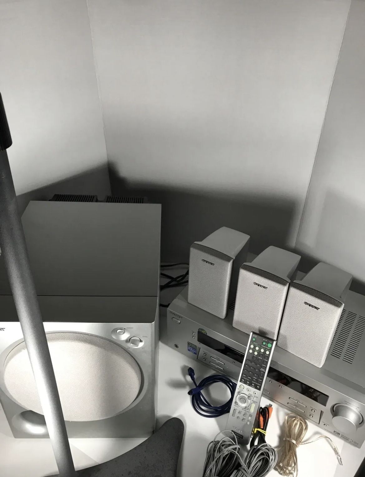 Sony STR-K650P Home Theater Dolby Digital Cinema Sound System W 3 Speakers 1 Sub