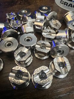 27 pack of 519 flat tips graco