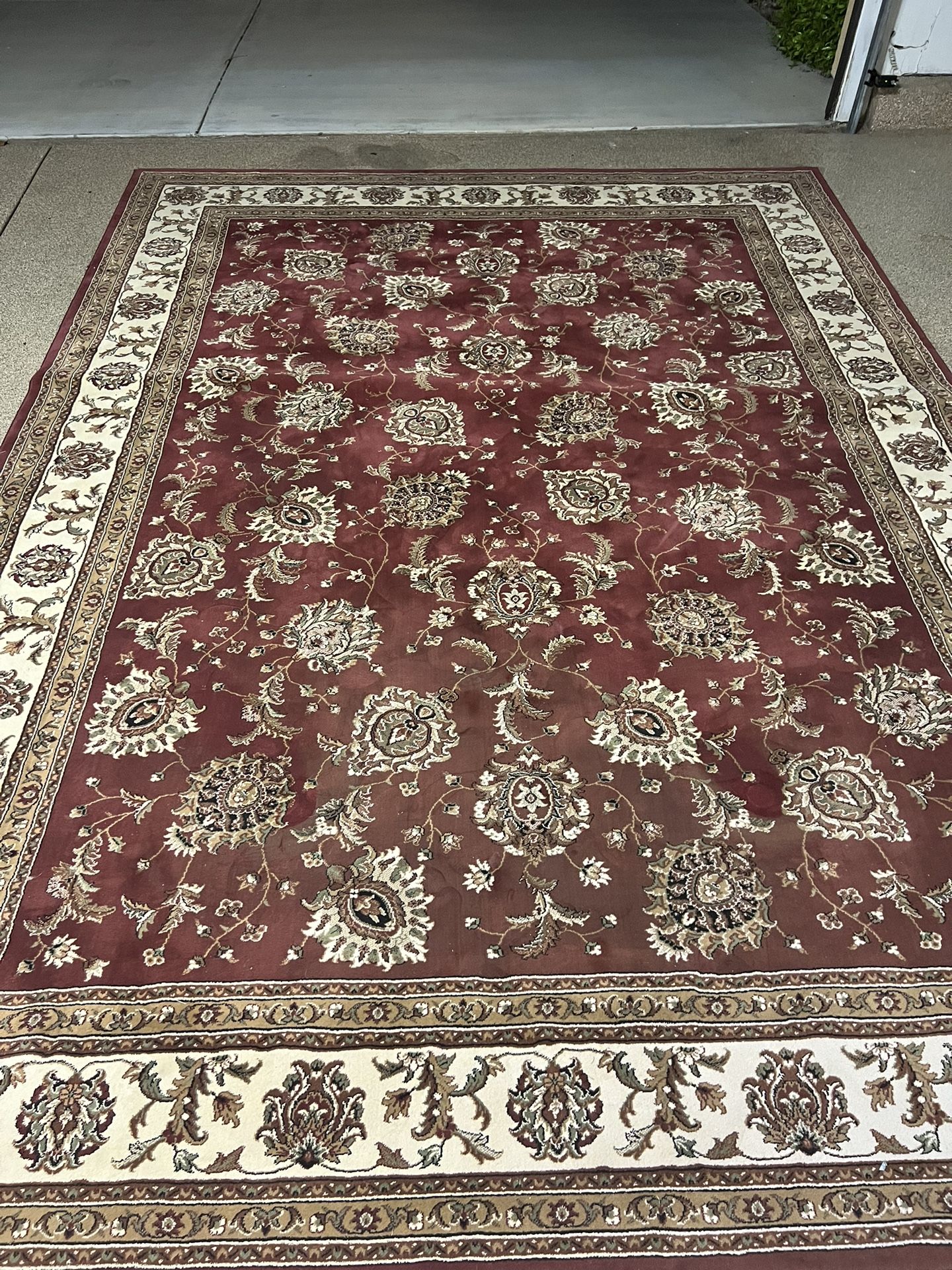 Area Rug Excellent Condition