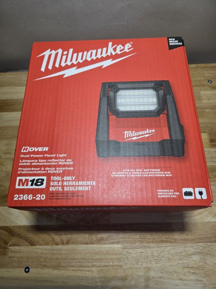 NEW Milwaukee M18 GEN-2 18-Volt Cordless 4000 Lumens ROVER LED AC/DC Flood Light (Tool-Only)