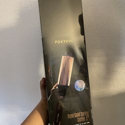 BRAND NEW NEVER BEEN OPEN FOXYBAE CURLER 