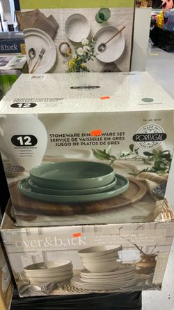 12pc dinnerware set $35