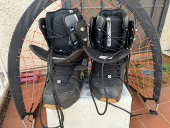 Snowboard shoes