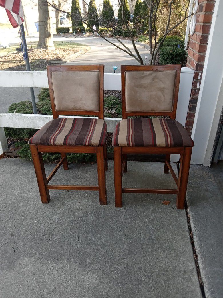 Matching High Snack Bar Chairs/ Stools 
