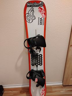 Wave Rave Snowboard with Bindings