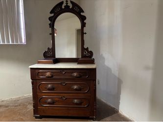 East Lake dresser