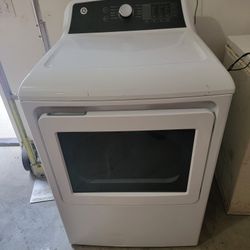 GE Electric Dryer (1 Yr Old) - Pick Up Only