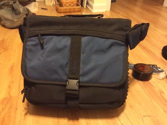 Targus padded travel laptop shoulder messenger bag