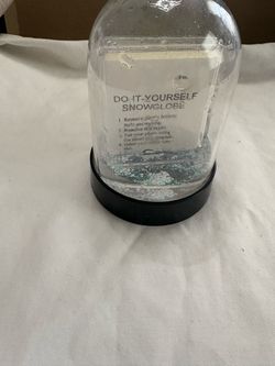 Do-It-Yourself Snowglobe