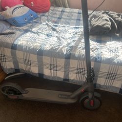 VOLPAM Electric Scooter