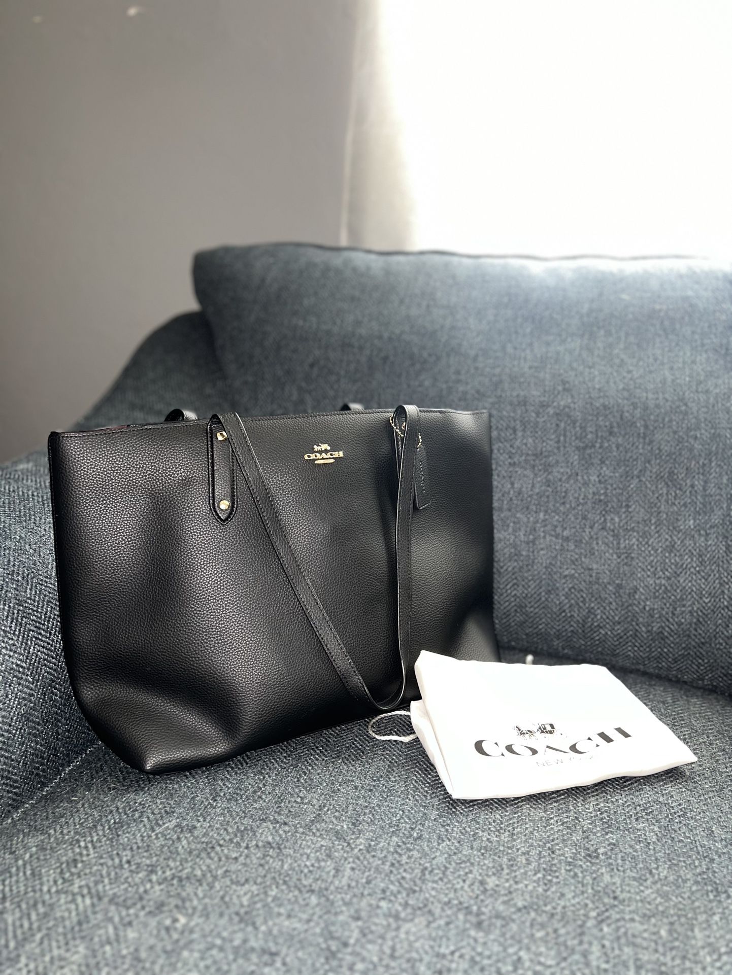 Coach city tote in crossgrain leather