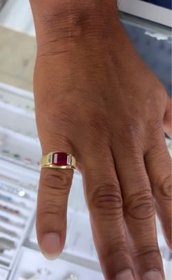 Men’s Garnet Ring in 14k Gold