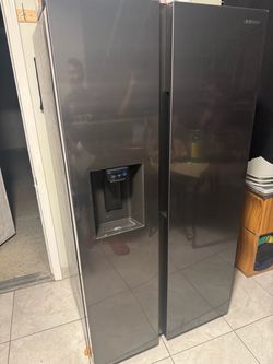 Fridge w /IceMaker and Water Line
