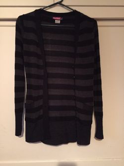 Cardigan / sweater