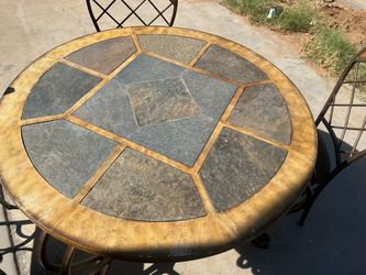 Round Table with 4 Chairs