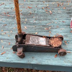 Plump Lack.  2-ton Sears