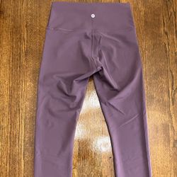 🍋LIKE NEW Lululemon  Wunder Under 22”  Crop 