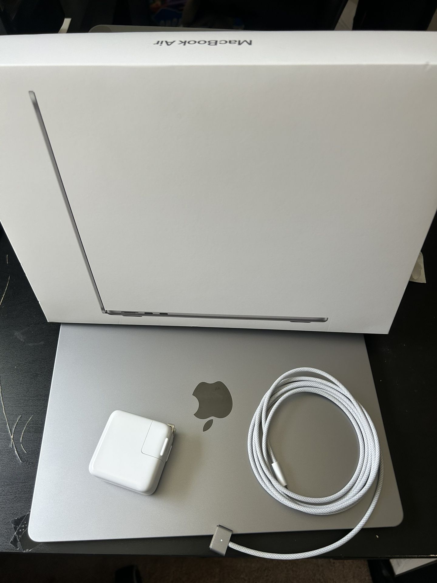 2024 M3 MACBOOK AIR
