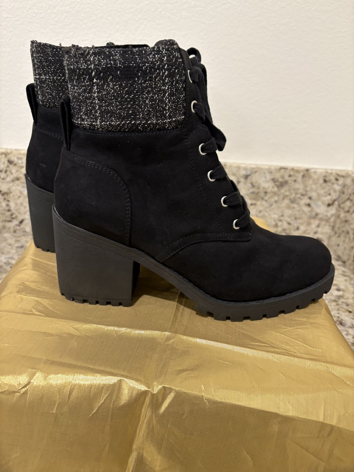 Sun & Stone Suede Stack Heel Booties (Black/8M)
