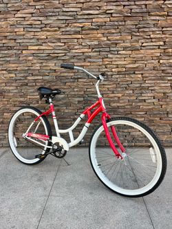 Schwinn “ Legacy “ 26 inch Beach Cruiser