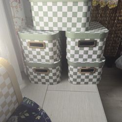 5 New green and white checked boxes