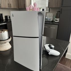 PlayStation 5 Disc Console 1TB Fortnite Flowering Chaos bundle 