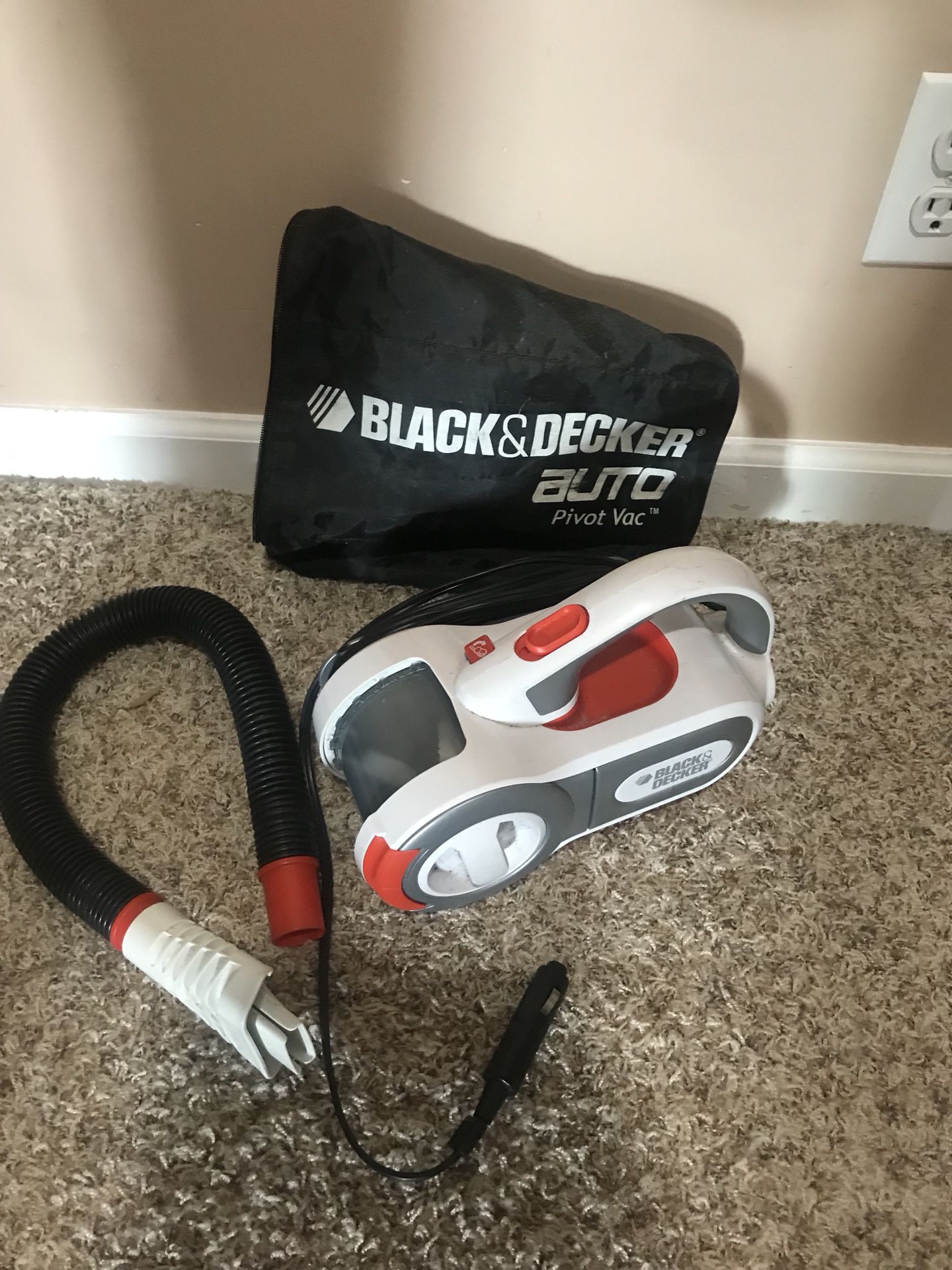 Black and decker auto vacuum