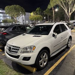 2010 Mercedes-Benz M-Class