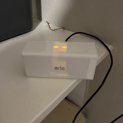 Overview  This item is a Netgear Arlo Dual Charging Dock (Model VMA4400C